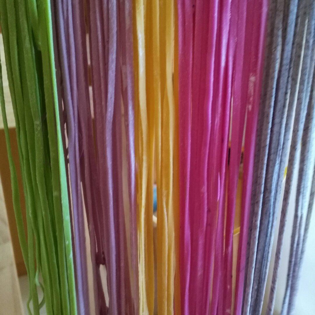 彩色面条（蔬菜汁）