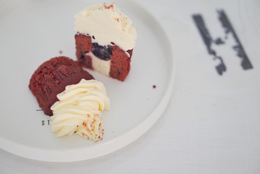 正宗红丝绒cupcake—马斯卡彭奶油霜
