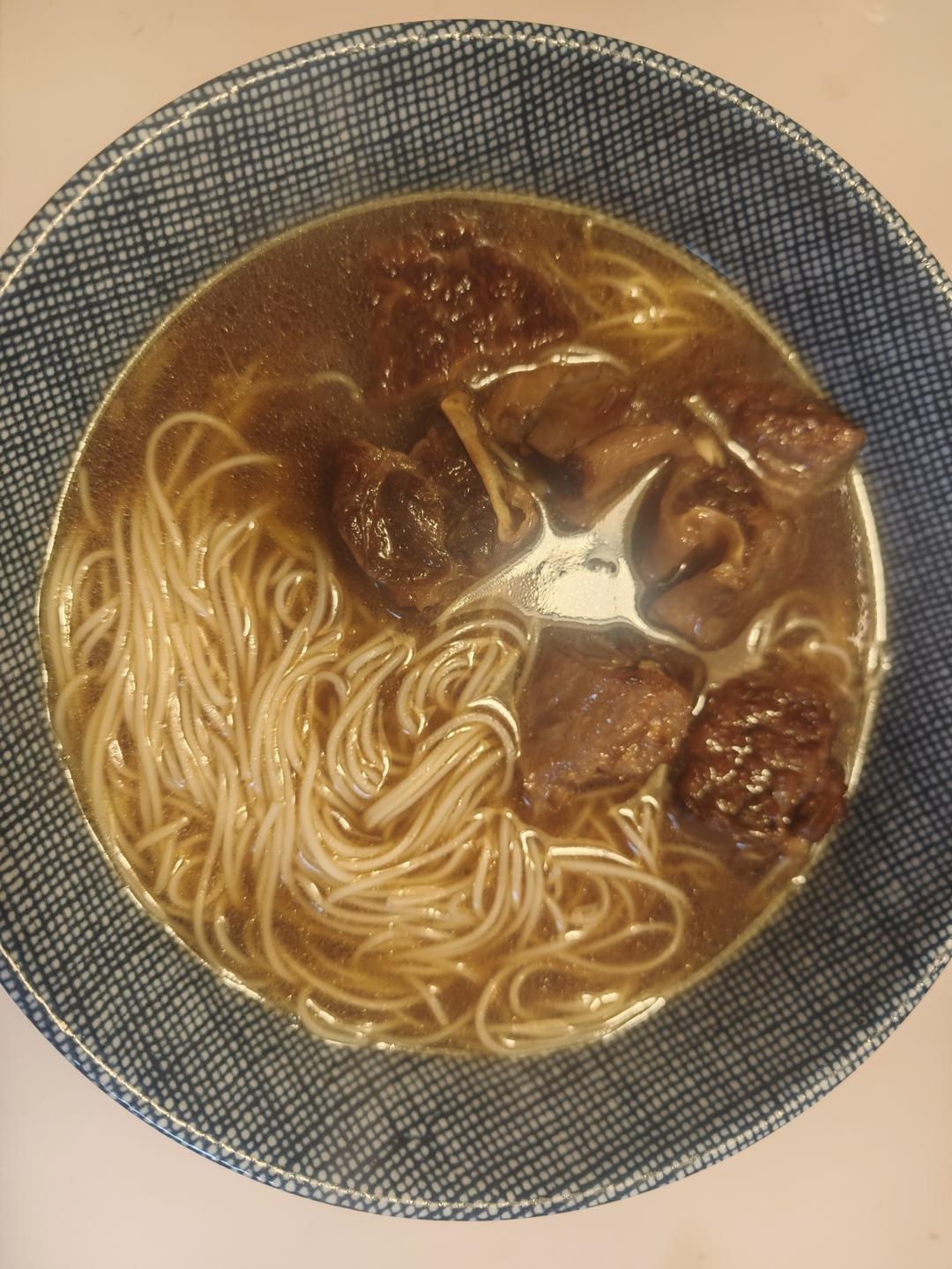 康师傅红烧牛肉面那个味的炖牛肉