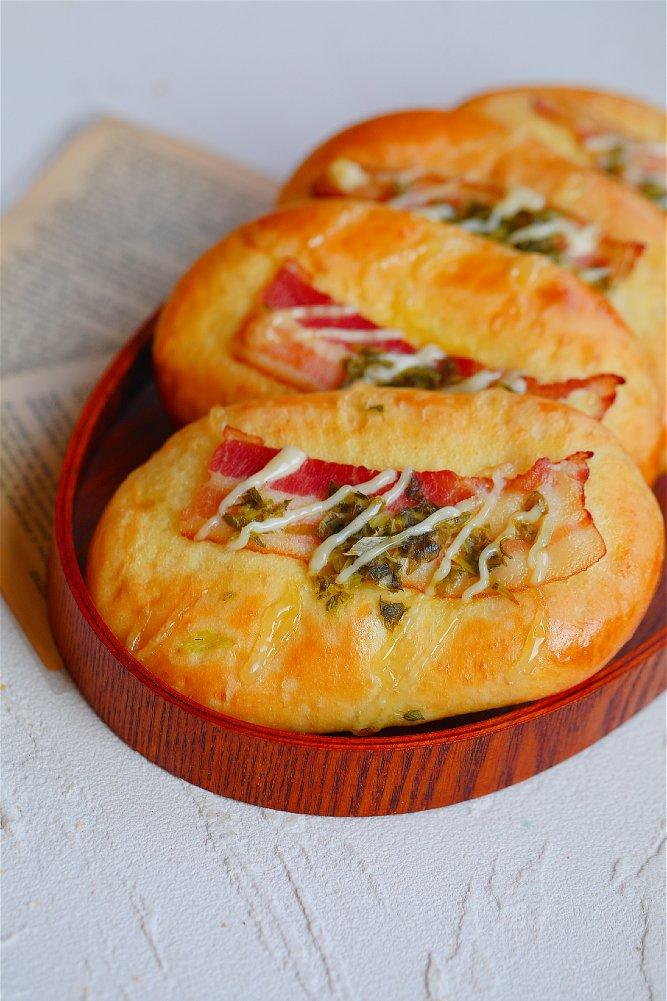 跟着小法吃吃的做的脆底!培根香葱沙拉包|在咸面包里能排top3!