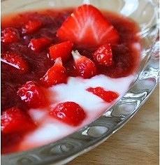 大黄草莓酱酸奶的做法 步骤3