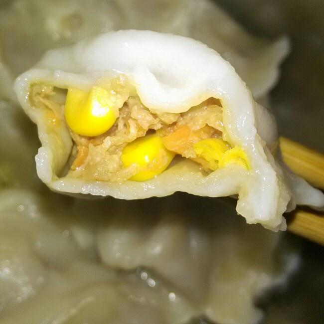 玉米猪肉灌汤水饺的做法