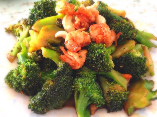 西兰花腰果炒虾仁
