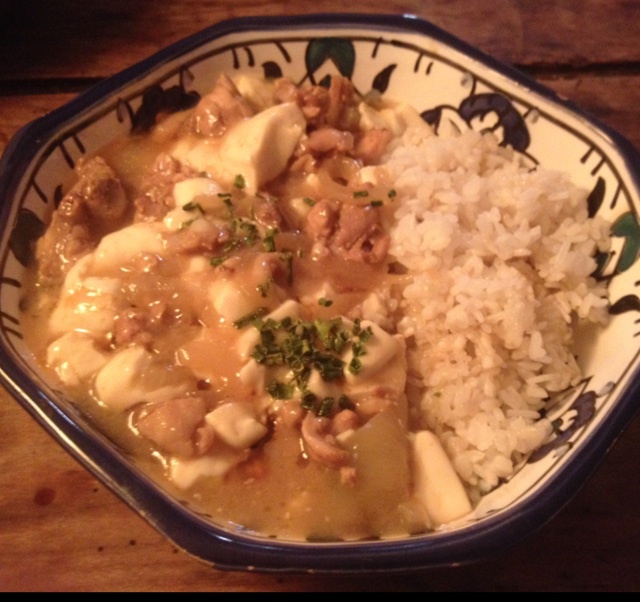 鸡腿豆腐盖饭