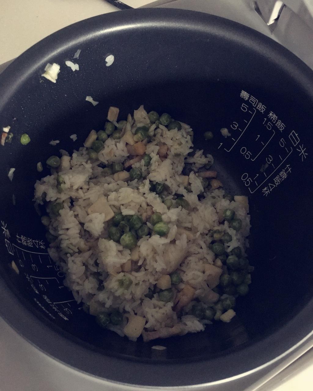 豌豆咸肉糯米饭