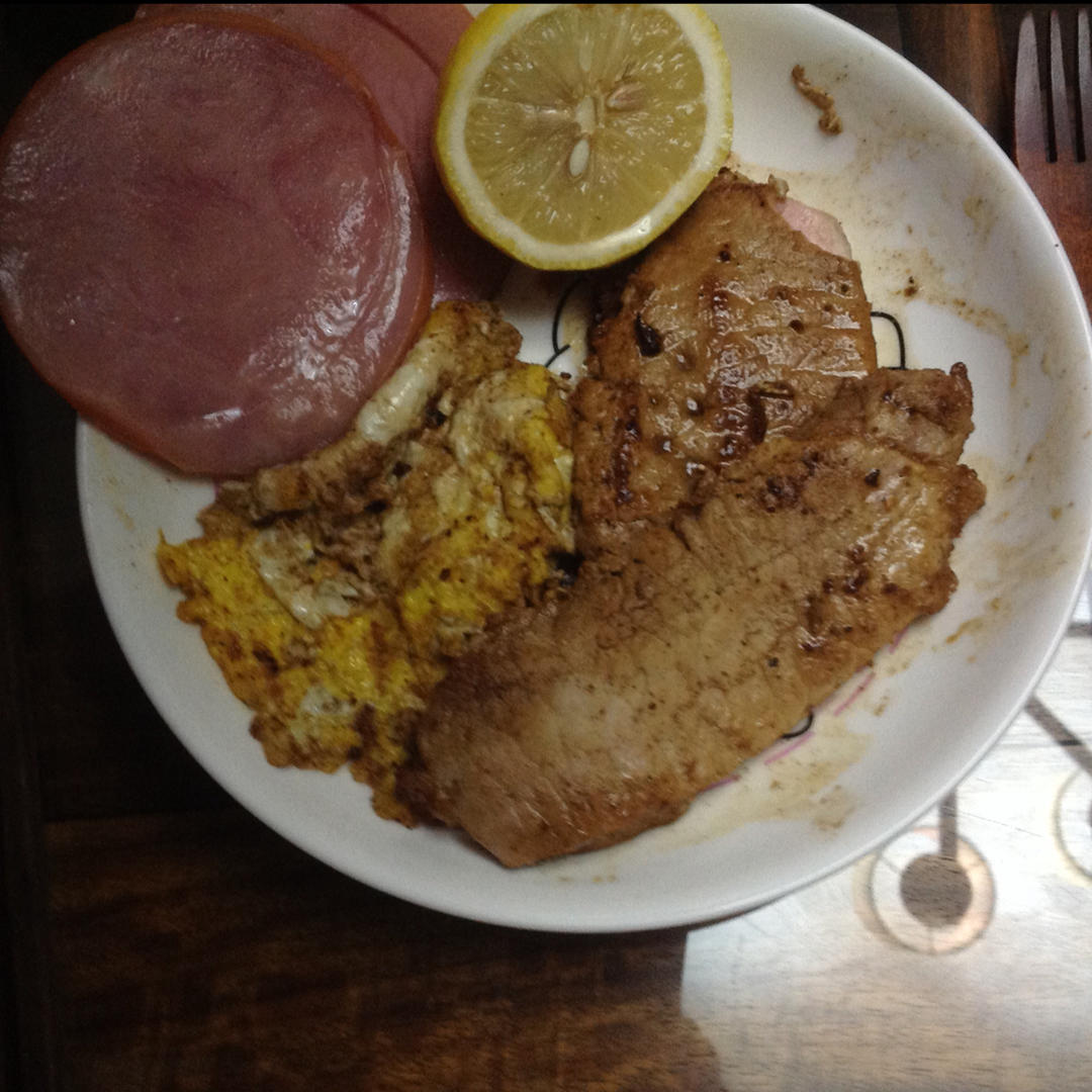 煎猪扒（超简单）和其他的猪扒在这食谱的最下面