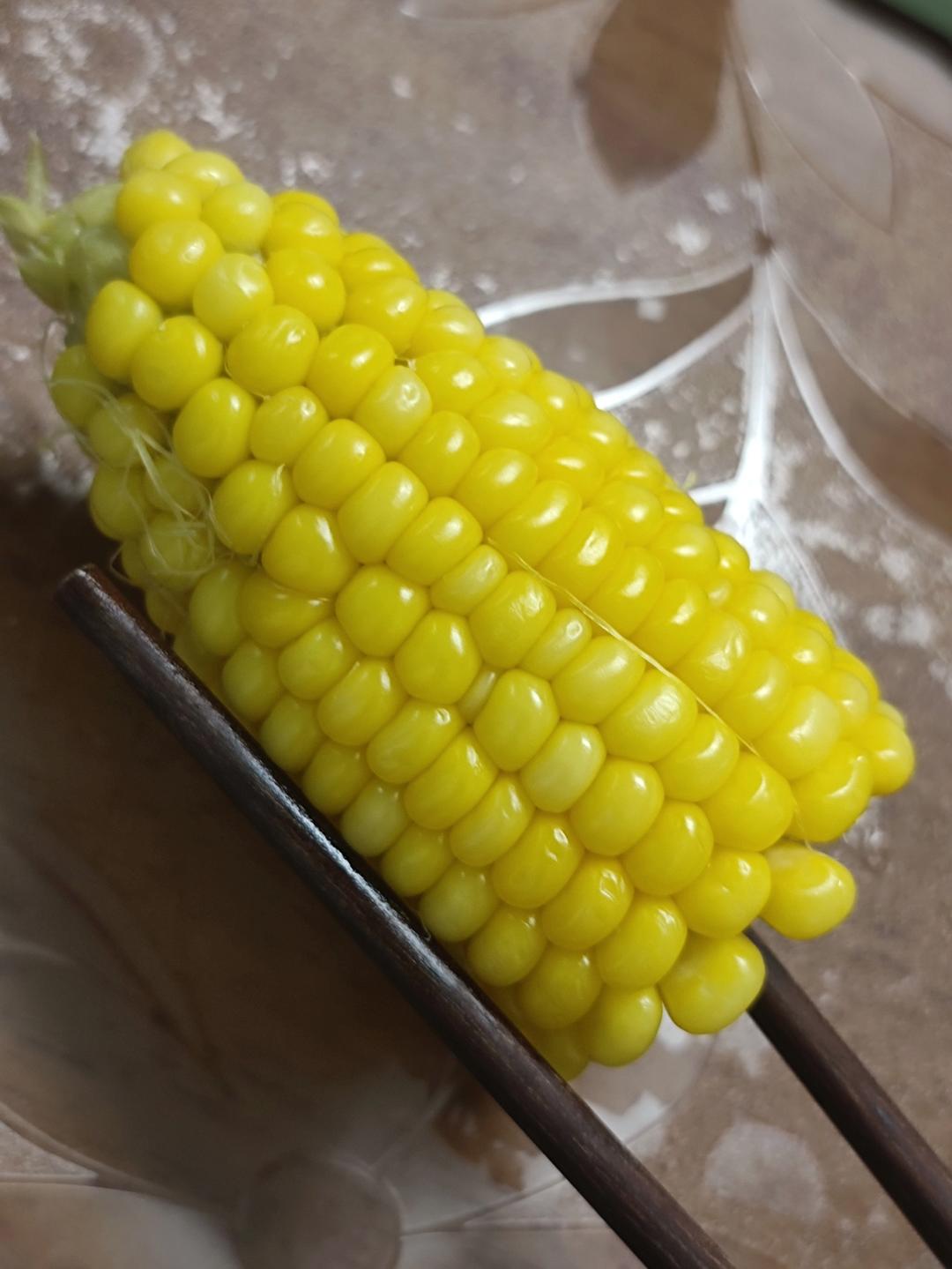 隔水蒸玉米方法