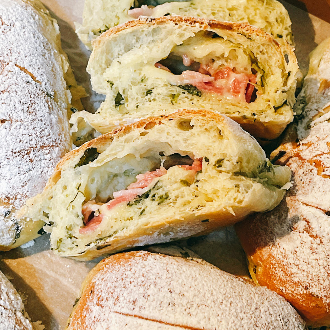 菠菜芝士咸面包