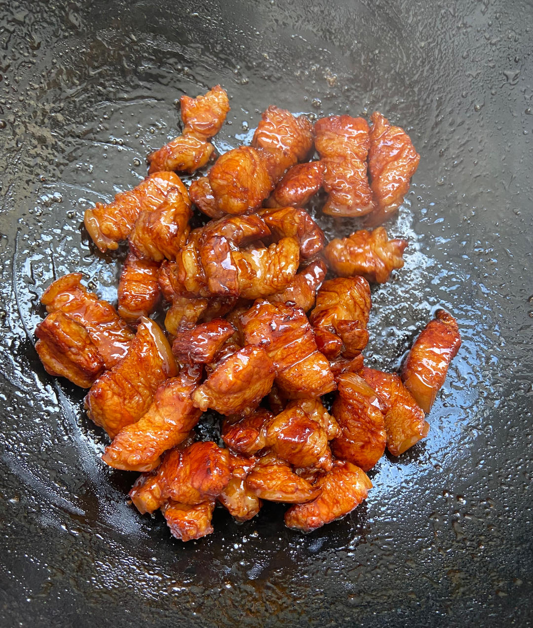 加了鹌鹑蛋后，这盘红烧肉，美味的逆天啦——鹌鹑蛋烧肉（孔瑶食谱）