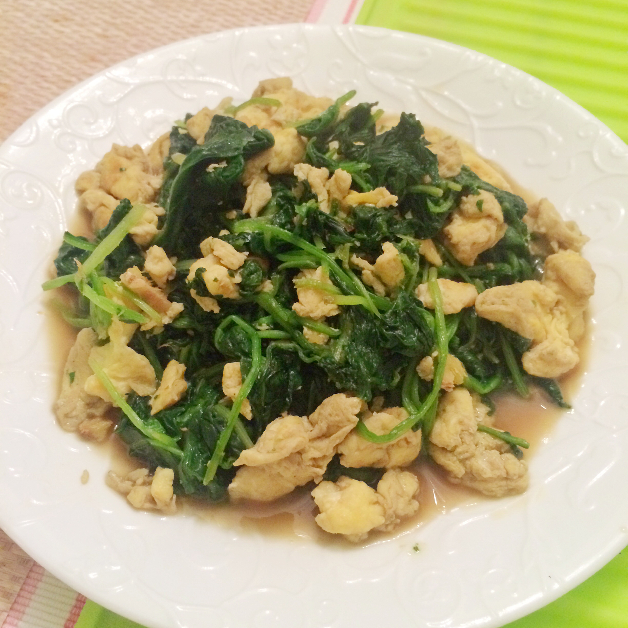 菠菜炒鸡蛋
