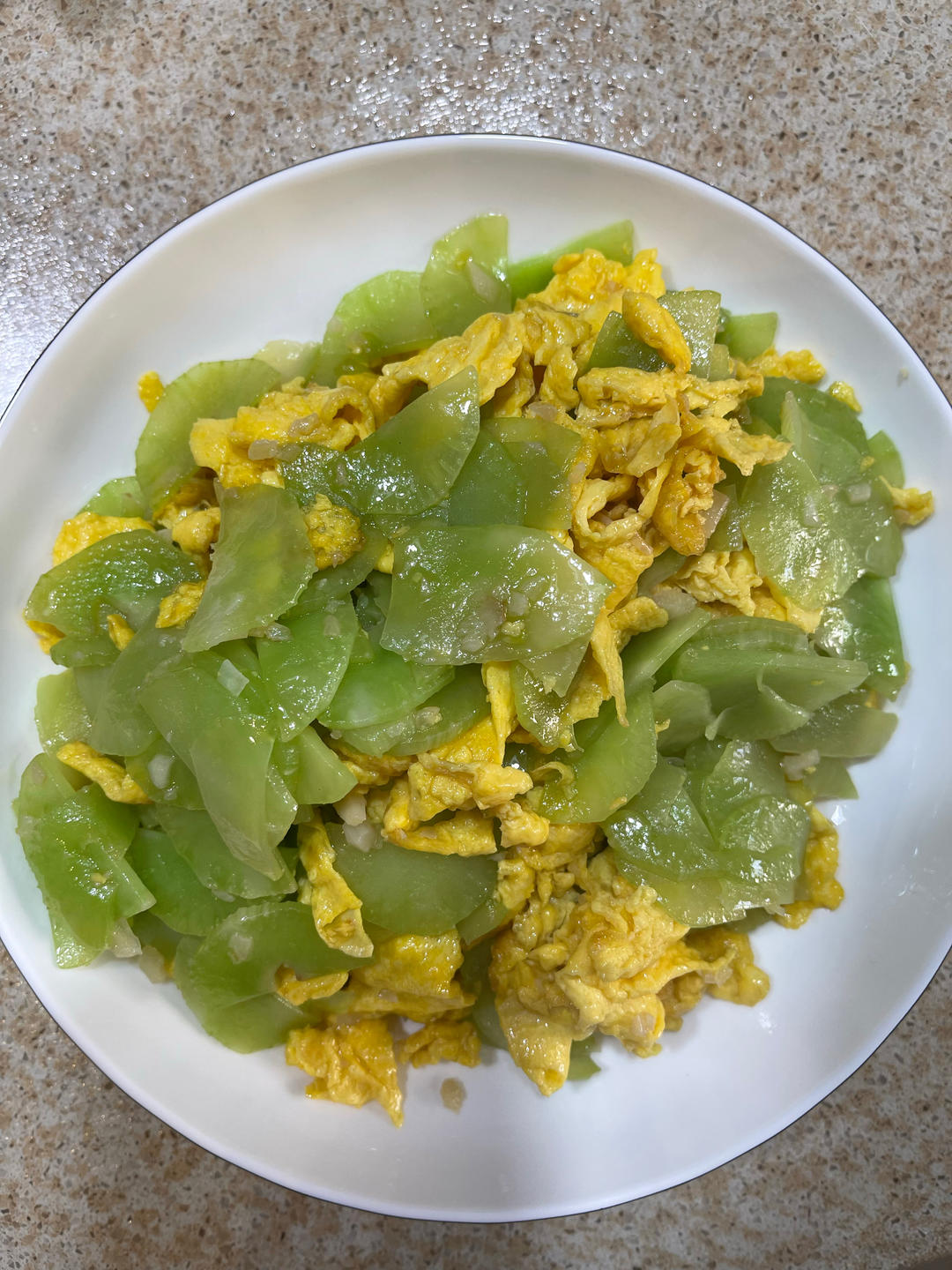 超级简单的莴笋炒鸡蛋