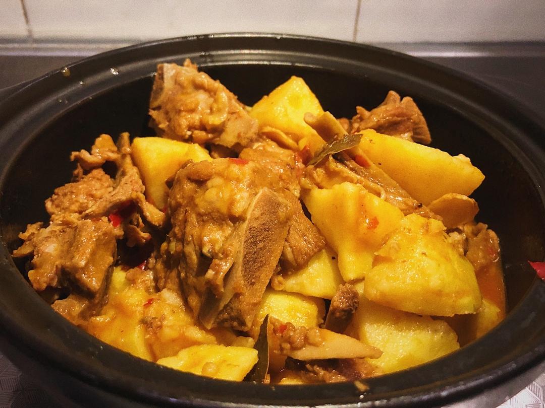 川味土豆烧排骨