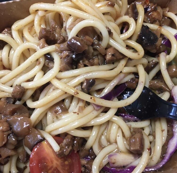 比路边摊好吃百倍的火腿炒土豆粉