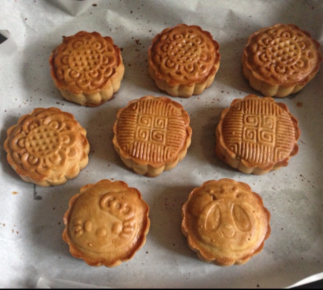 广式莲蓉蛋黄月饼