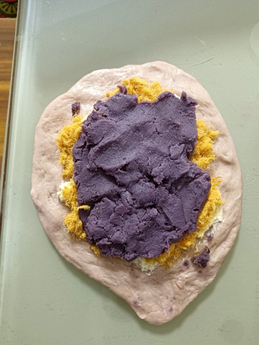 紫薯软欧包（内馅有麻薯，肉松，芋泥，口感超赞）配麻薯做法～