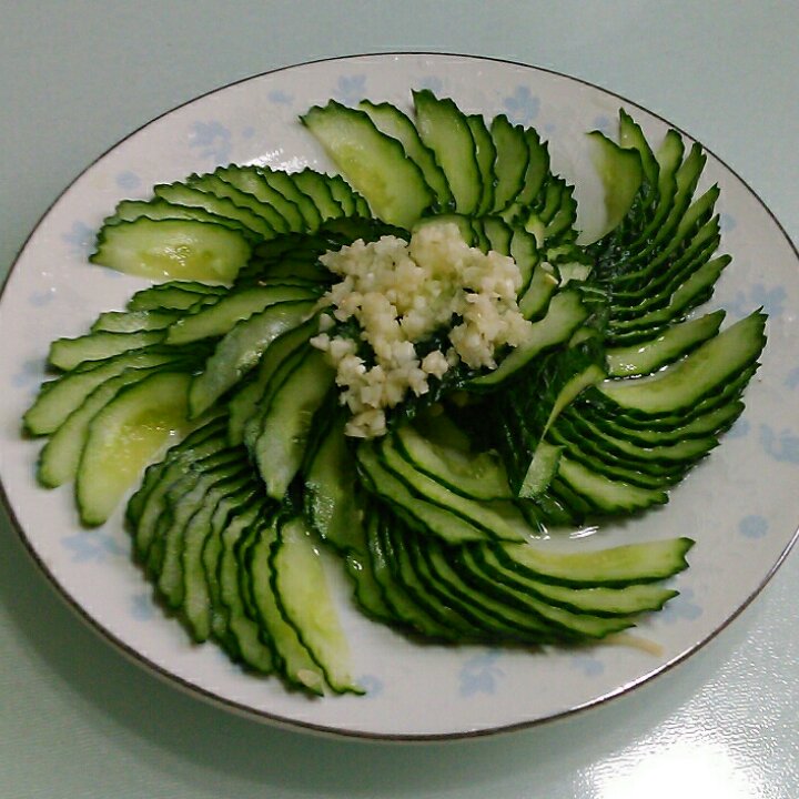 听雨听雨做的蒜泥黄瓜片