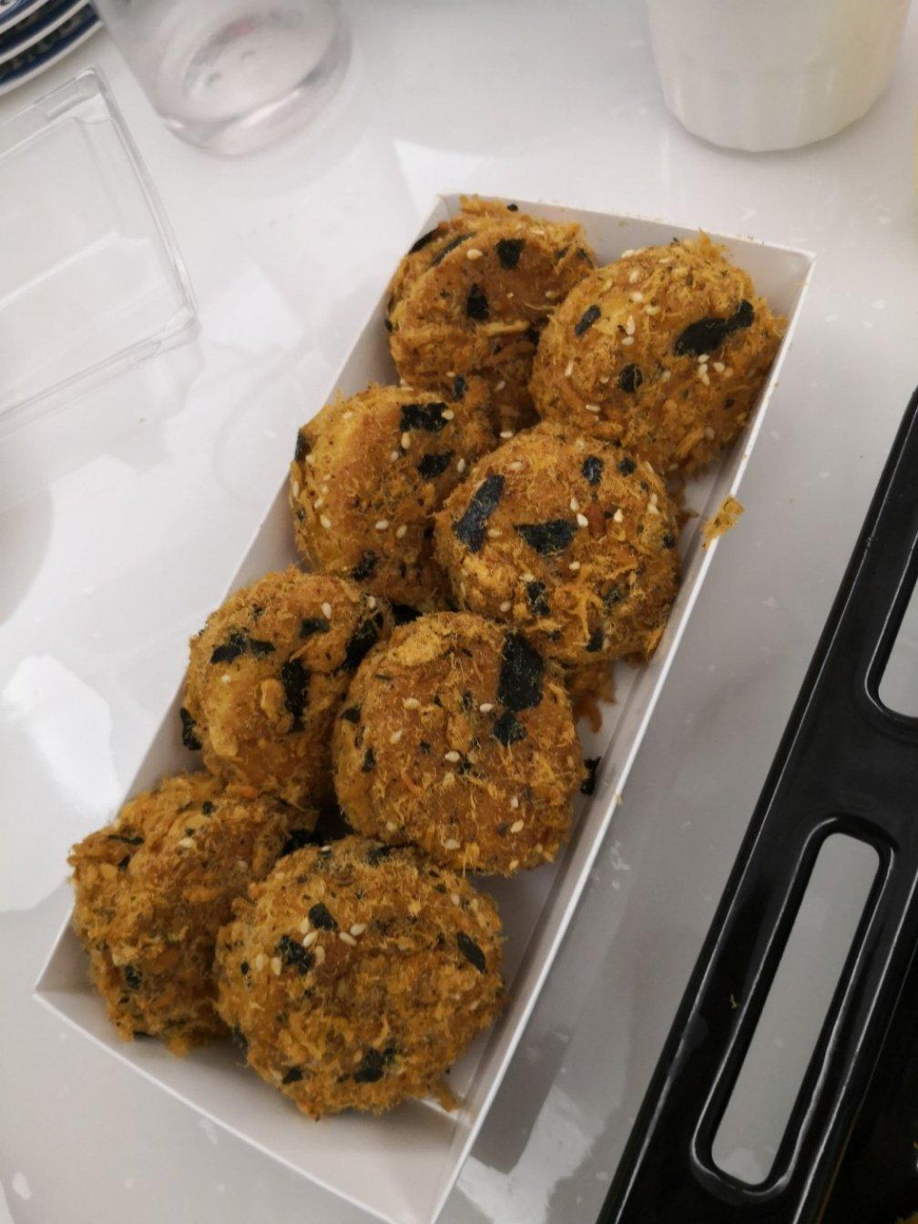 肉松小贝（小四卷）