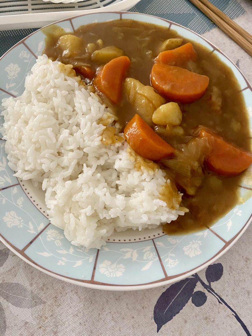 好侍百梦多咖喱鸡肉饭