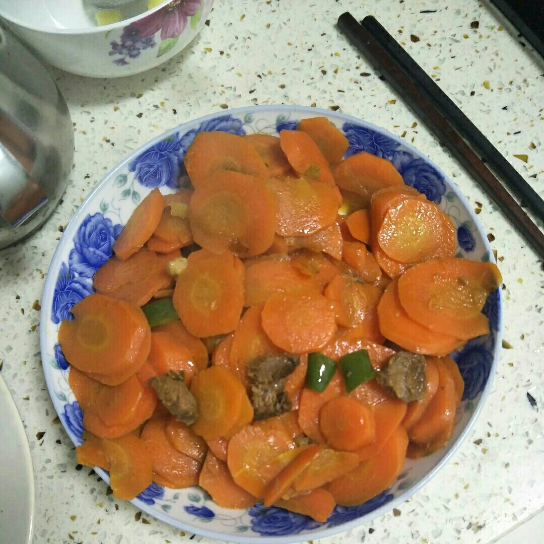 胡萝卜青椒炒卤牛肉