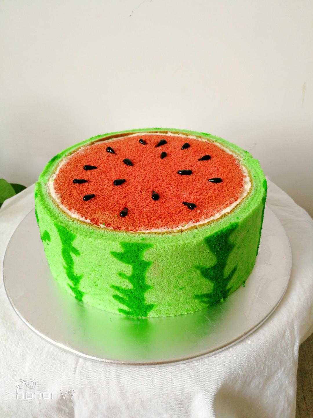 小妮cake做的西瓜造型奶油蛋糕