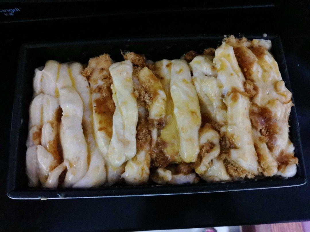 手撕肉松面包