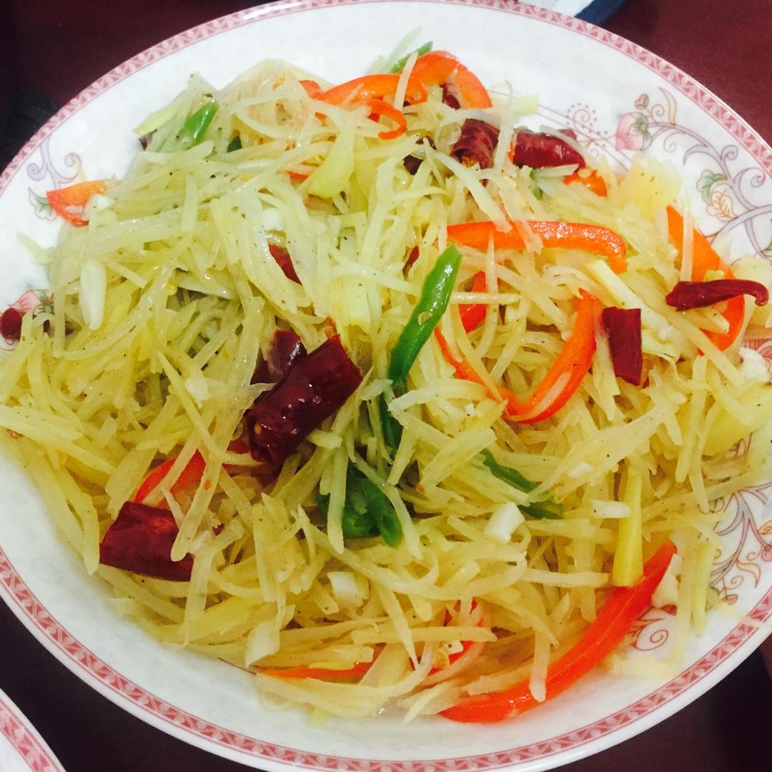 酸辣土豆丝-不用再愁不辣不酸了