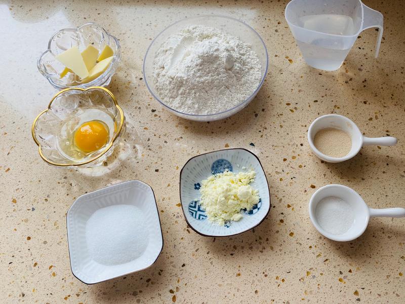 纯奶手撕吐司的做法 步骤1