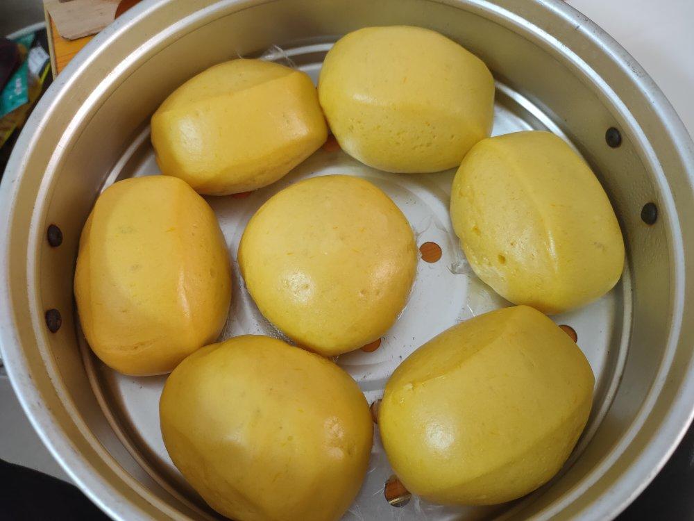 新手也可以--详解如何做出人见人爱、金黄的南瓜馒头