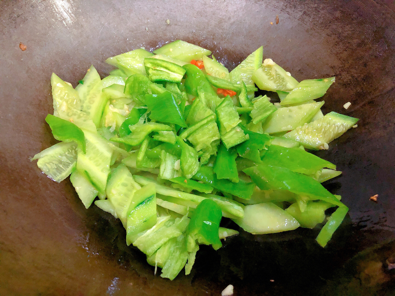 青瓜辣椒炒鸡胸肉（健康低脂）的做法 步骤6