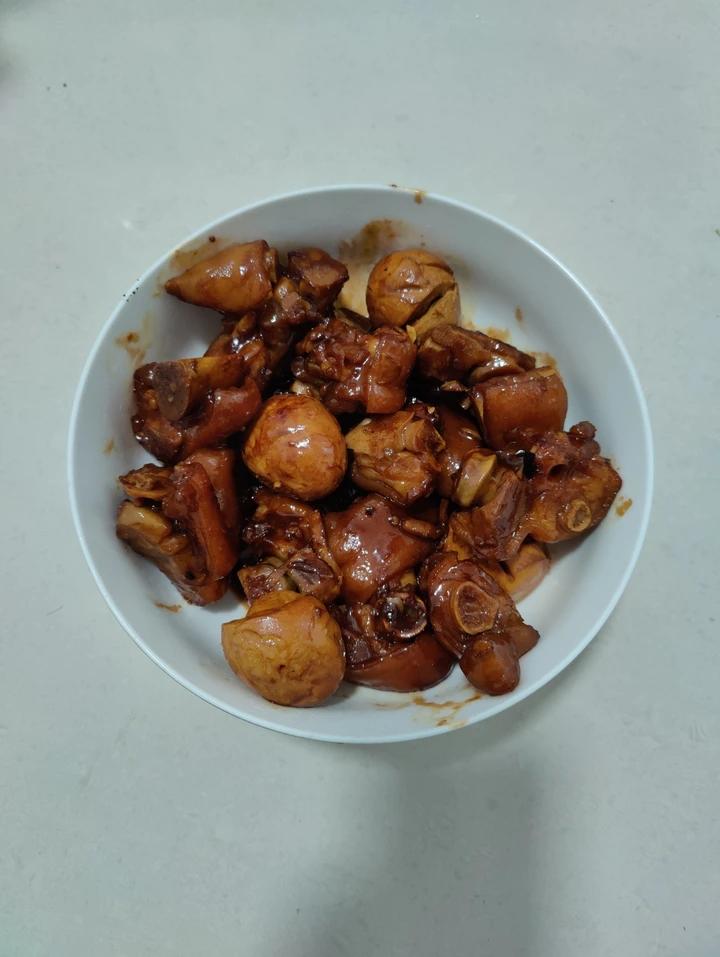 美味的家常菜：红烧猪蹄