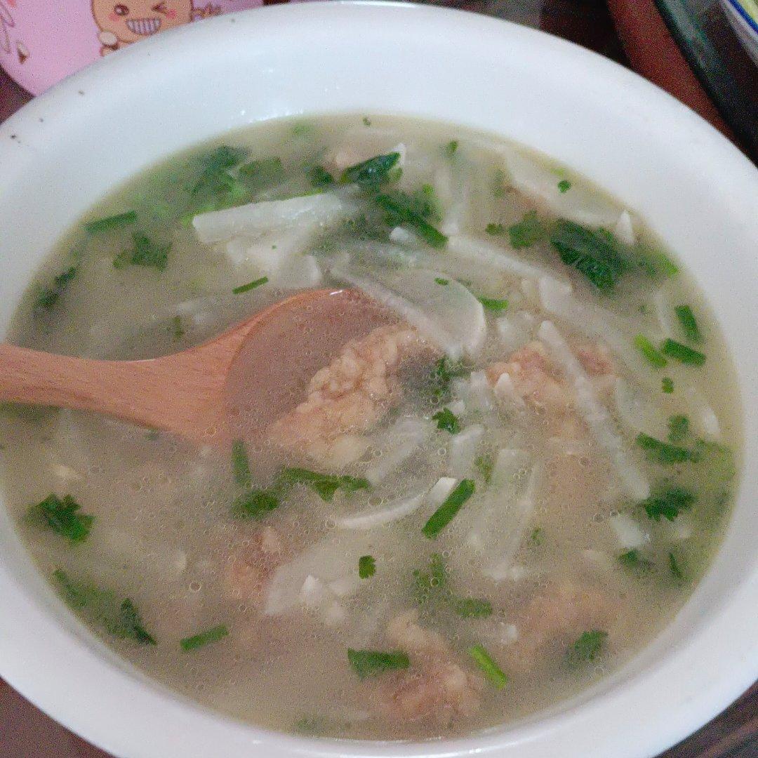 一碗清甜鲜美的萝卜丝肉丸汤