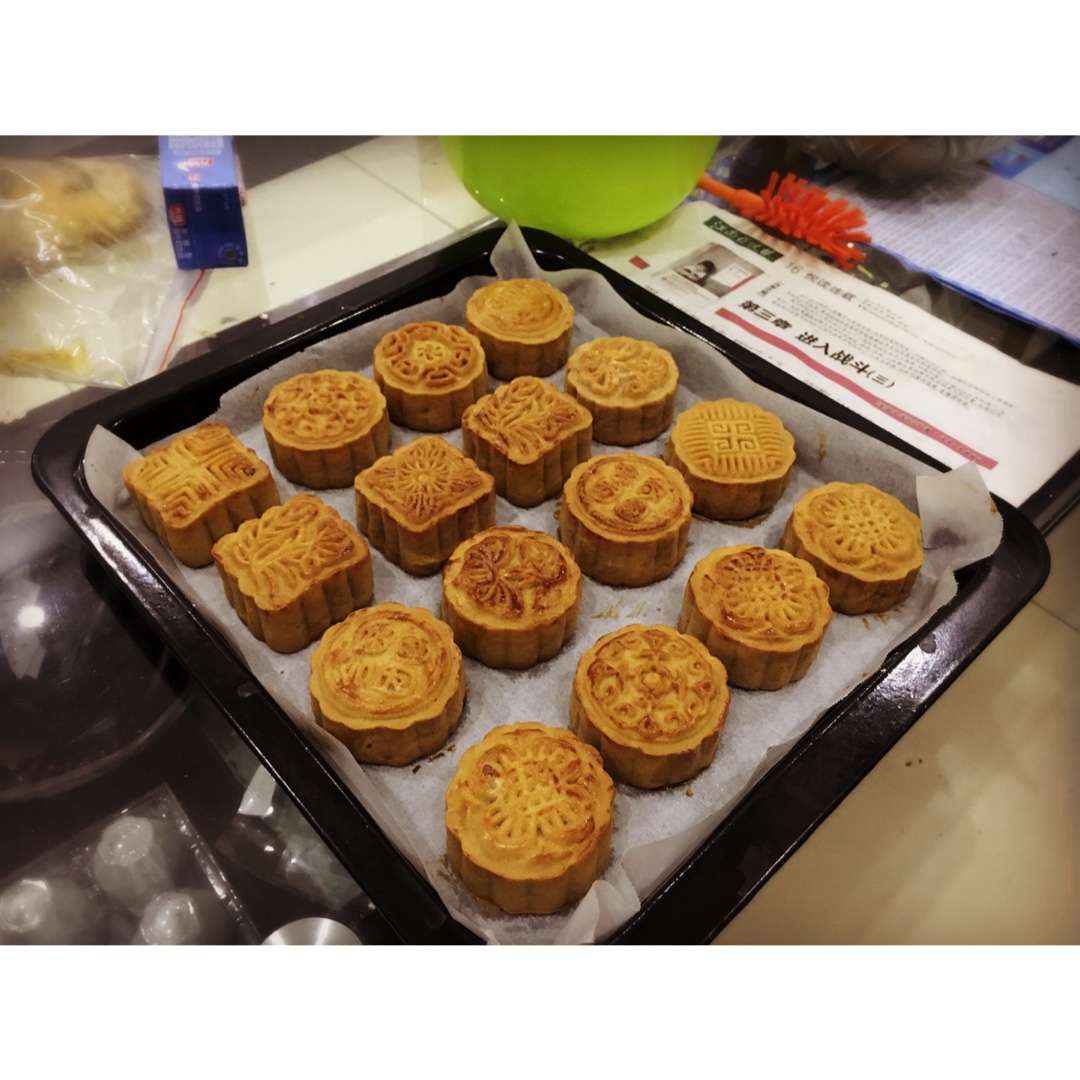 广式月饼——蛋黄莲蓉月饼