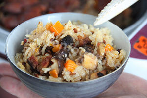 香菇辣肠焖饭 Fried Rice With Sausage &Mushroom的做法 步骤11