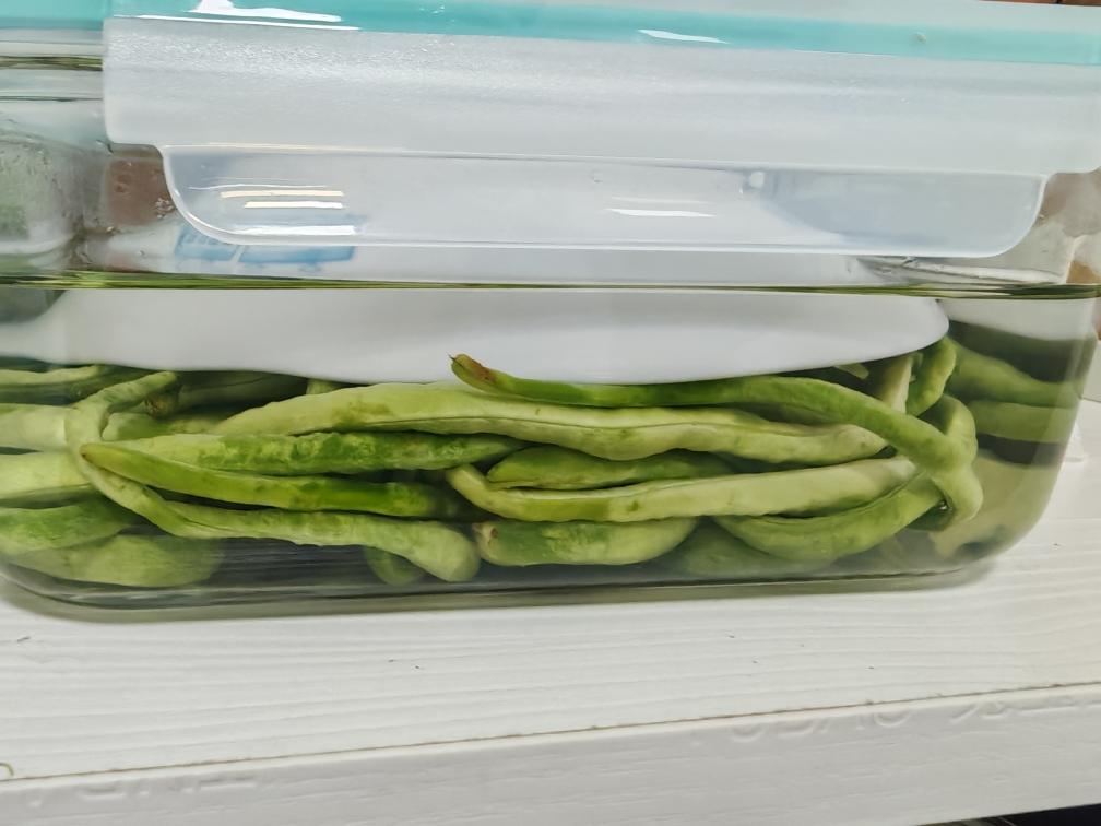 简单易做上手快，自制美味下饭酸豇豆
