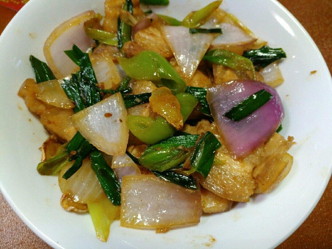 青椒洋葱炒五花肉