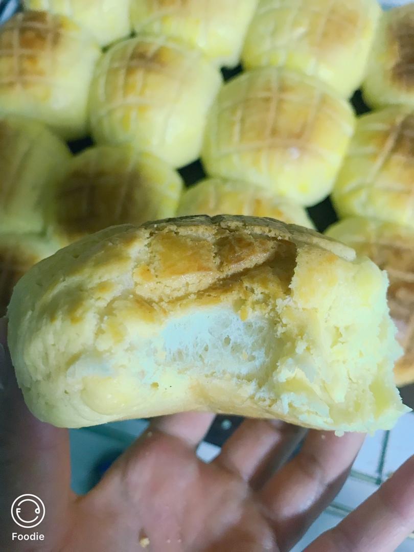 好吃到炸裂的港式菠萝包（附带制作酥皮的小视频）