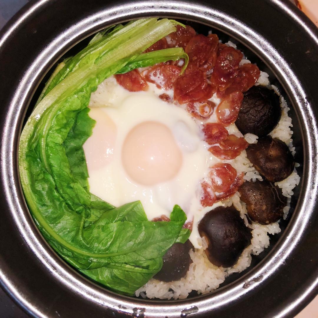 腊肉香肠煲仔饭