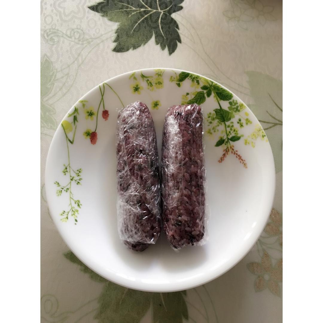 黑米粢饭团