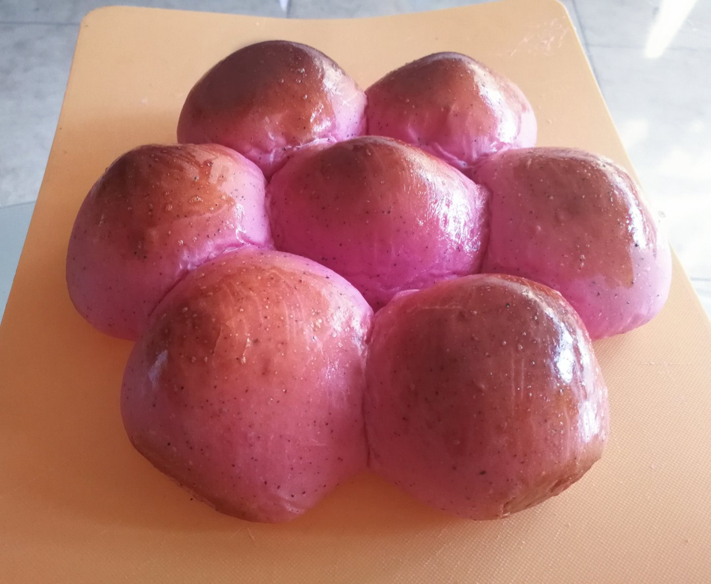 红心火龙果紫薯小面包