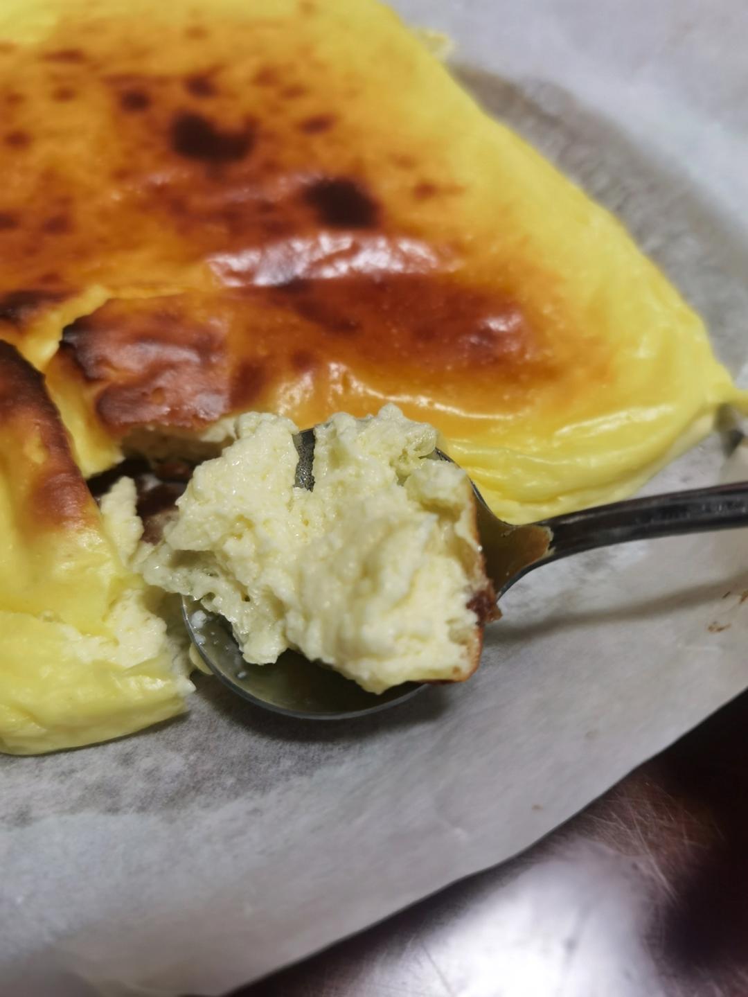 无水无油酸奶蛋糕，无需打发，无需分蛋超简单，比布丁还要嫩滑