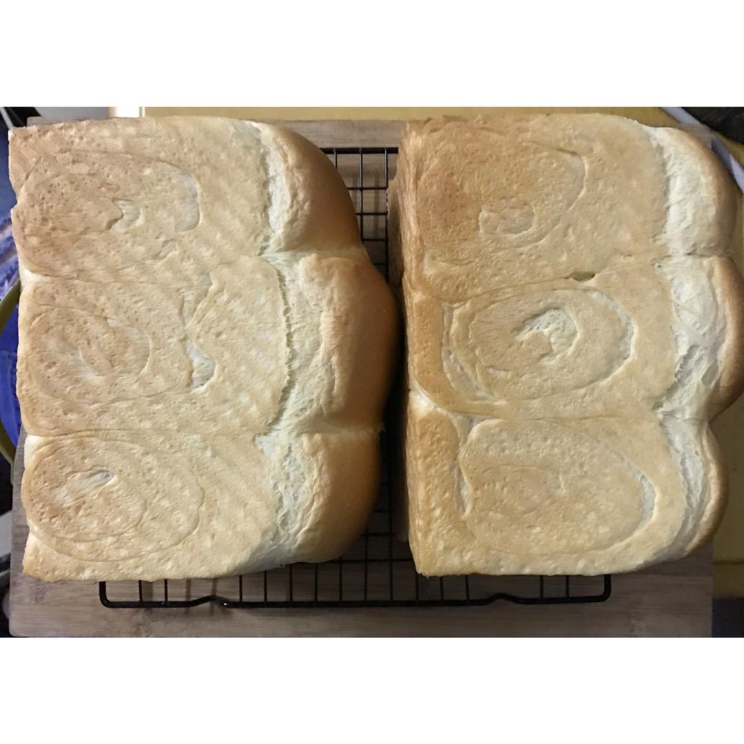 牛奶面包吐司