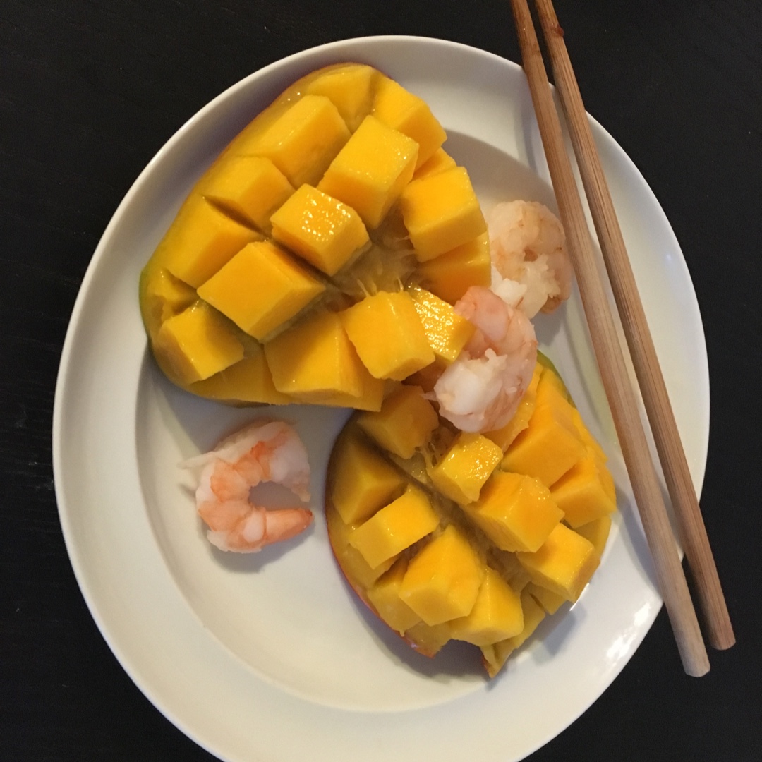 鲜虾芒果沙拉