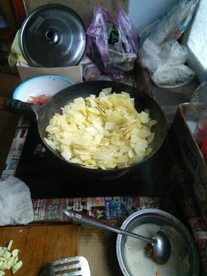 盐煎土豆片的做法 步骤1