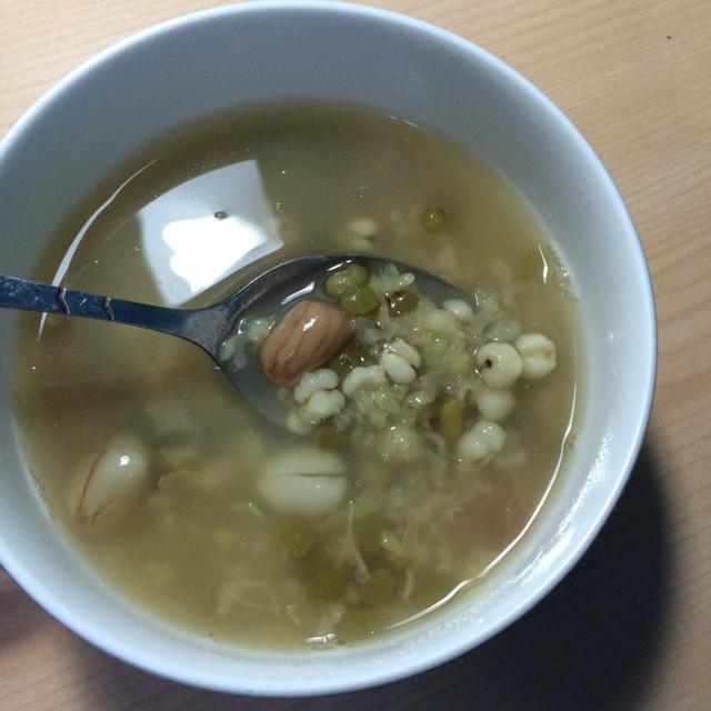 绿豆薏仁香米粥的做法