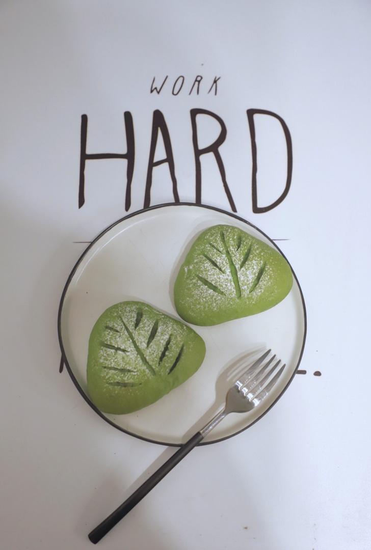 抹茶软欧（蜜豆奶酪馅）