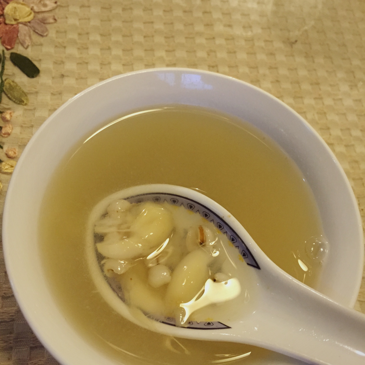 胭做的百合薏米糖水