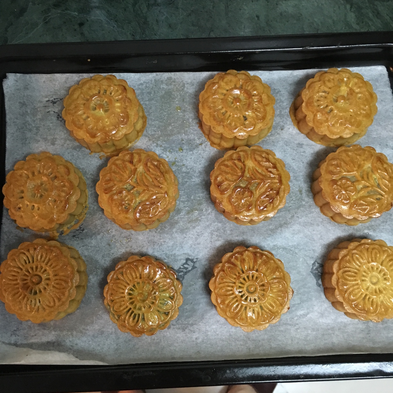 广式月饼——蛋黄莲蓉月饼