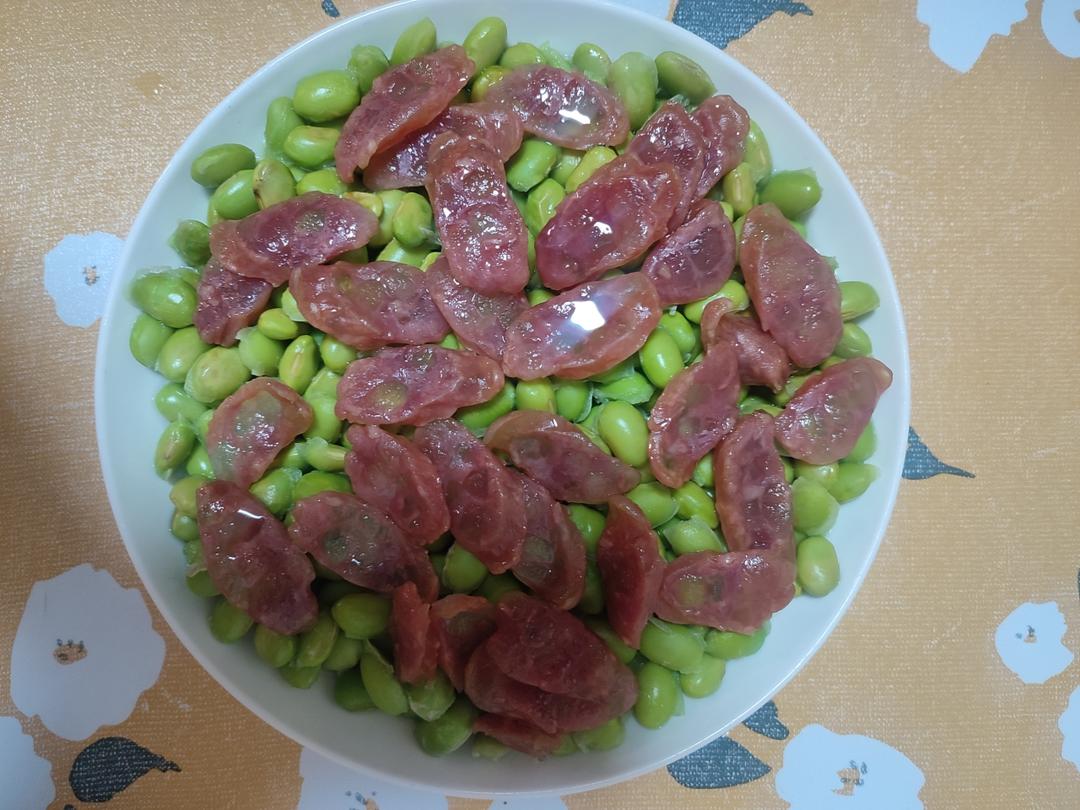 香肠蒸毛豆米(超级美味又简单)