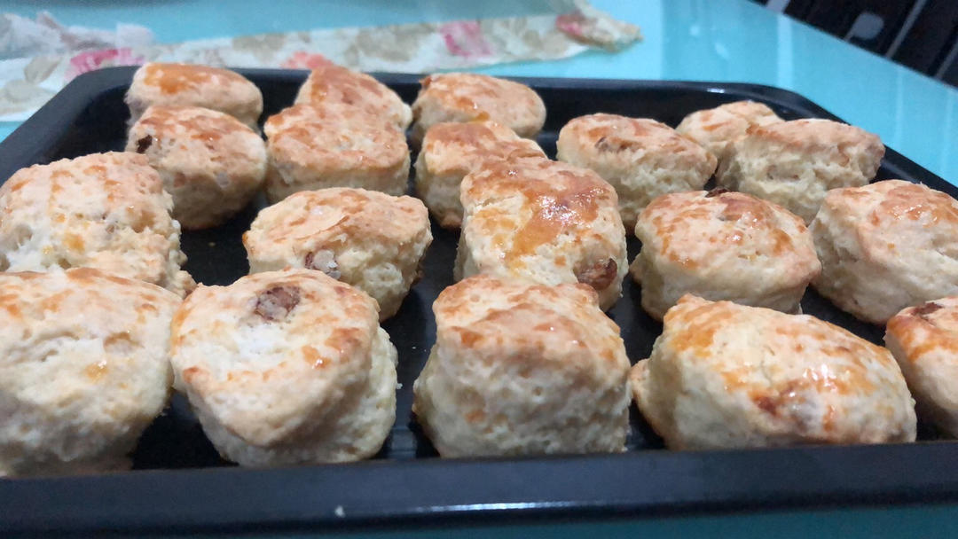 完美裂纹～百分百成功的超好吃奶香司康（禁止搬运）