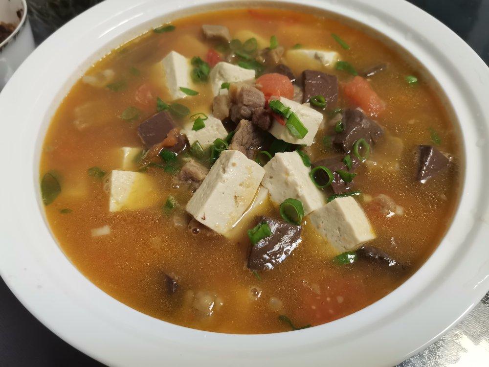 厨师长教你：“双色豆腐”的家常做法，口感软嫩弹牙，先收藏起来